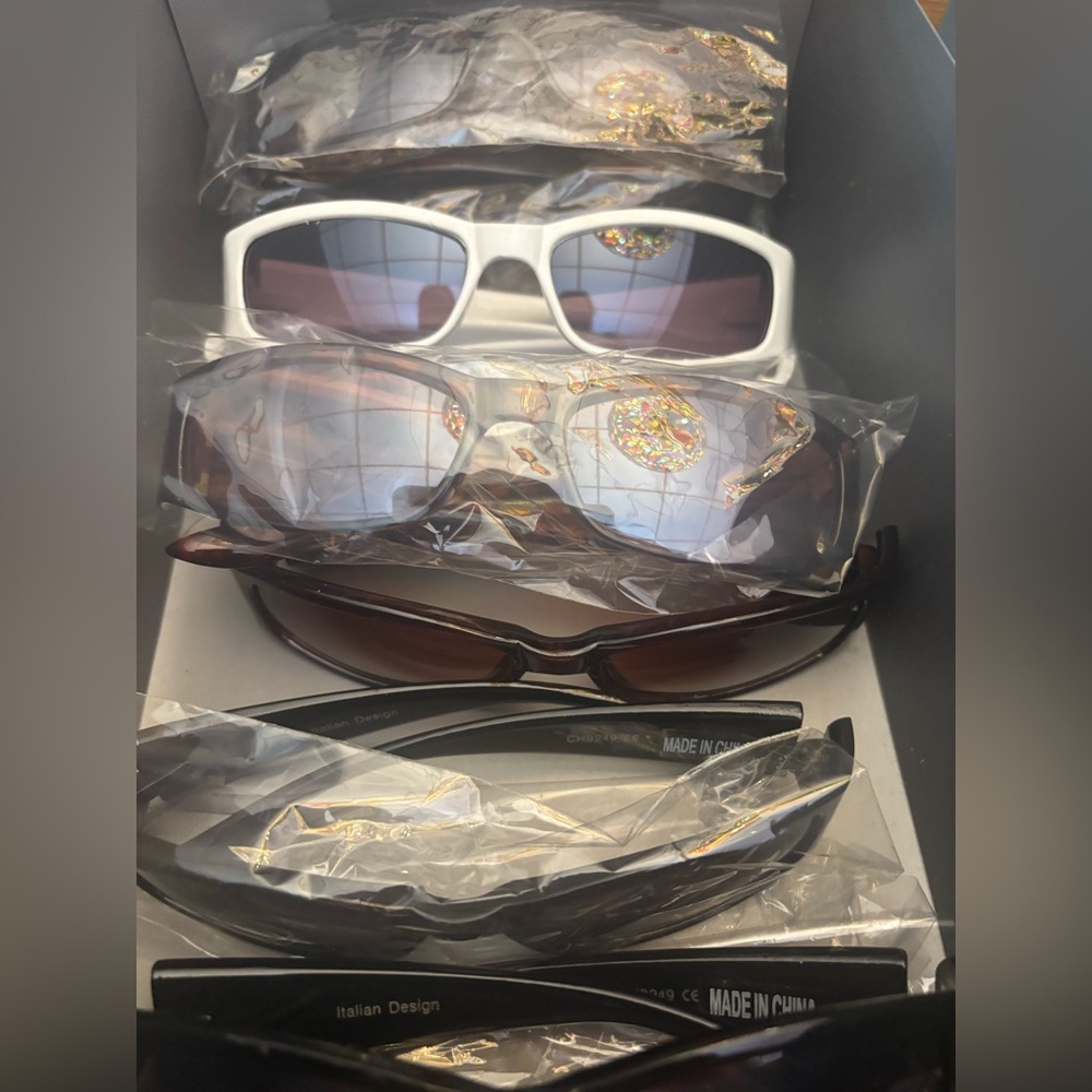 Fashion Sunglasses - Assorted Box of 10 - Picture 5 of 6